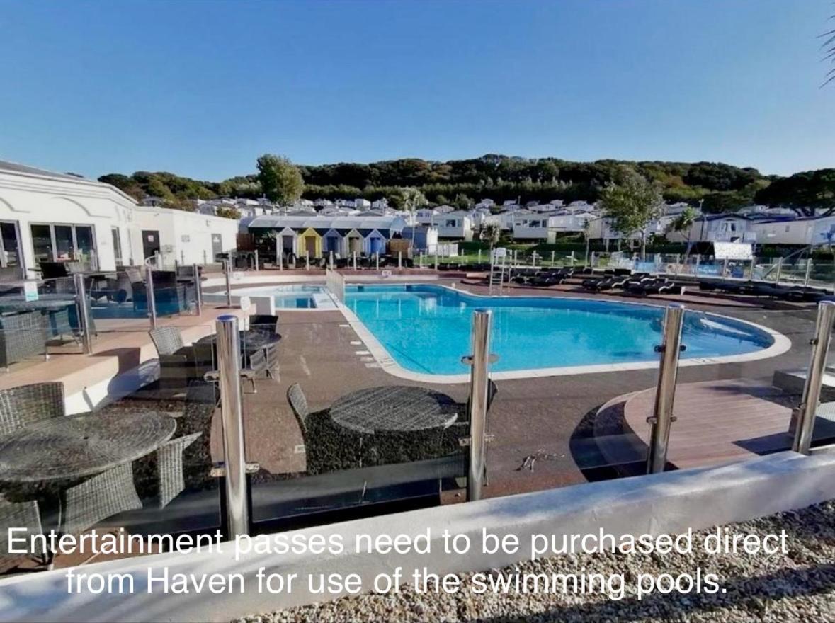 Hotel The Fleet Retreat Wyke Regis Esterno foto